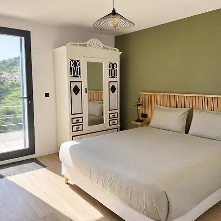 Holiday home - Vinha & Jardim - Adults-only Met Hottub & Zeezicht *