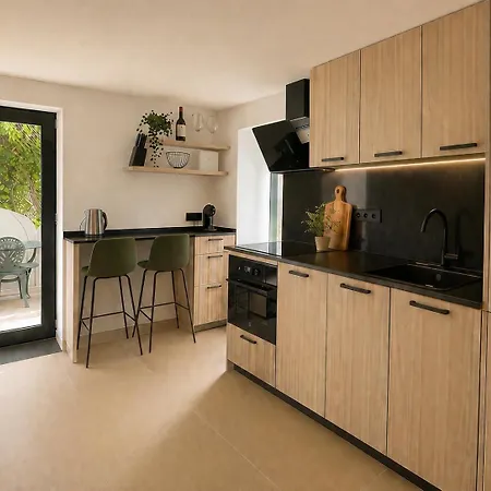 - Vinha & Jardim - Adults-only Met Hottub & Zeezicht Holiday home *